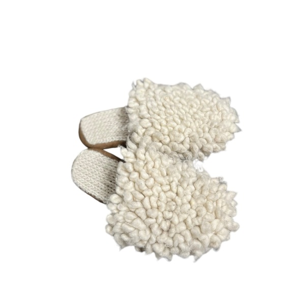 ARIANA BOHLING Alpaca Loop Ivory Cream Scuff Shearling Fuzzy Slippers - Picture 4 of 10